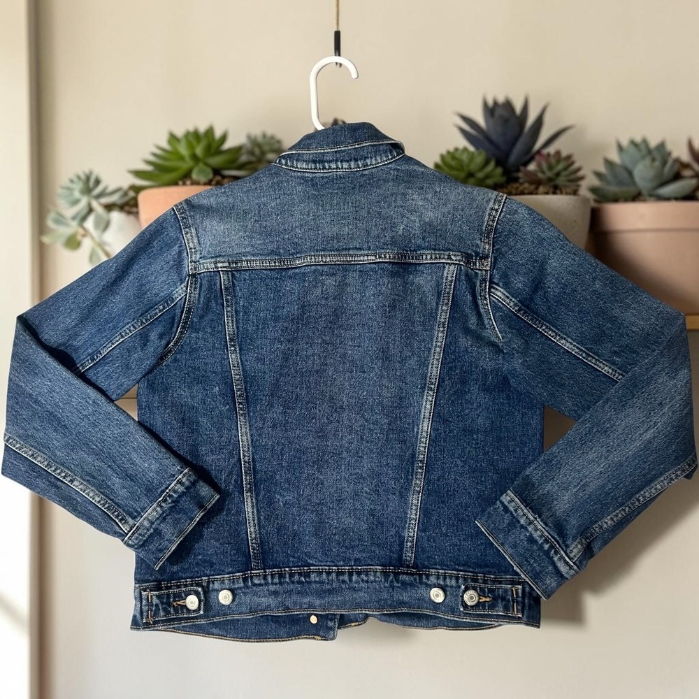 Old Navy Women's Denim Jacket Blue Classic Trucker Stretch Indigo Size Small - Picture 2 of 5